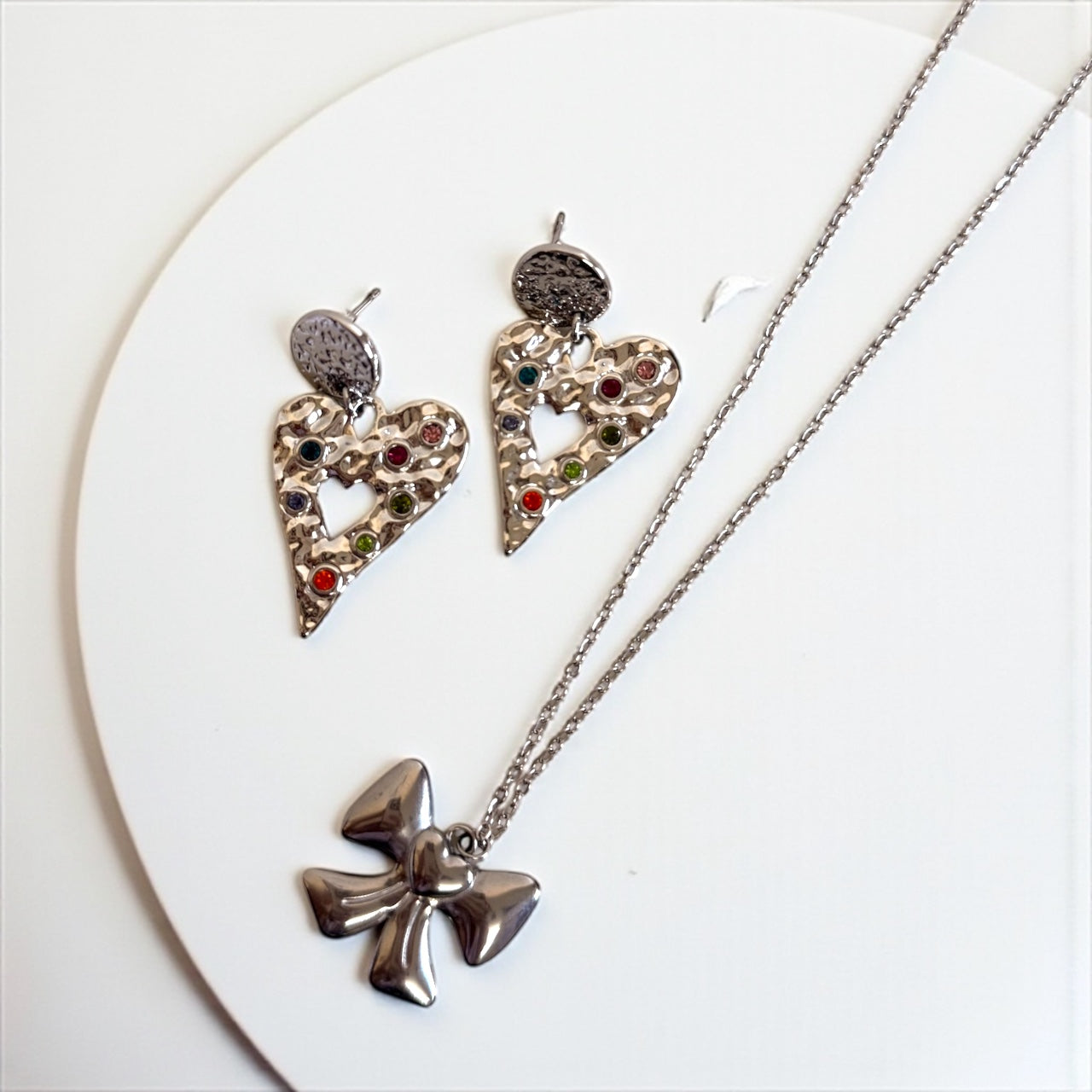 Flat Bow with Psychedelic Heart